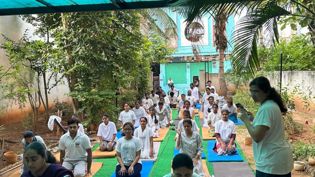internationalyoga25